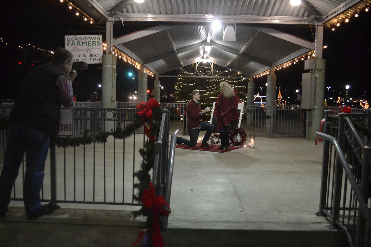 Merry me? Hopkinsville couple gets engaged at Founders Square